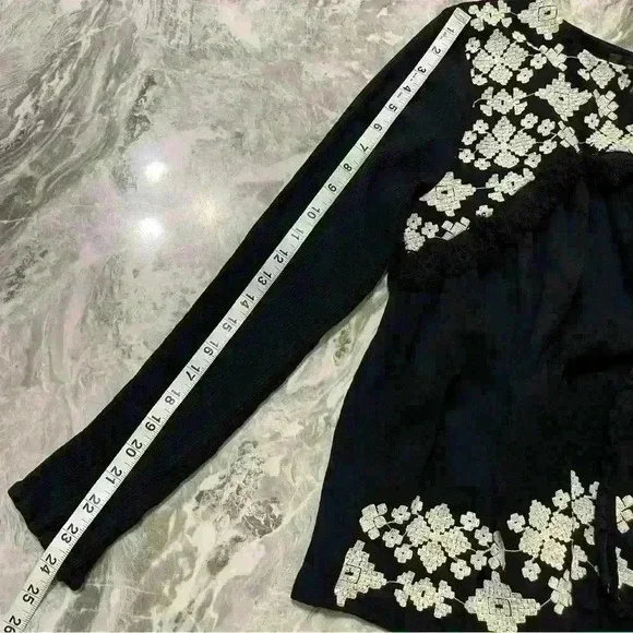 Mossimo Women’s Black White Embroidered Tassel Tie Jacket Wearable Art Size L - Picture 8 of 11